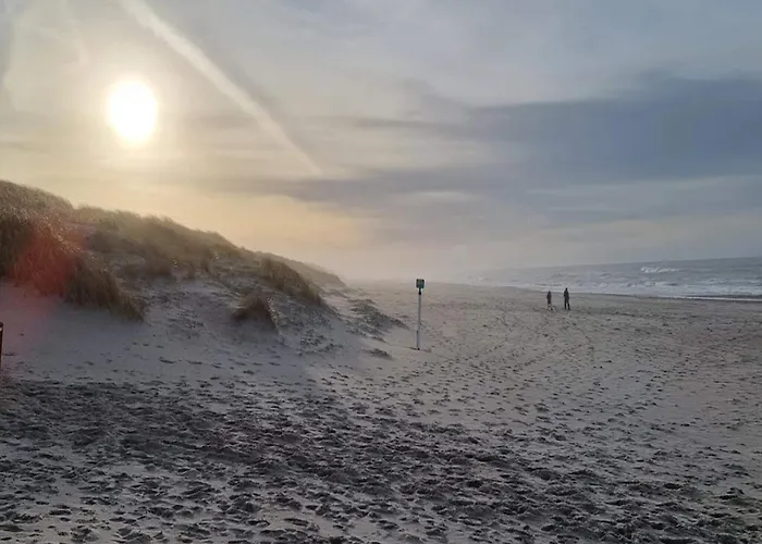 6 Person In Henne-by Traum