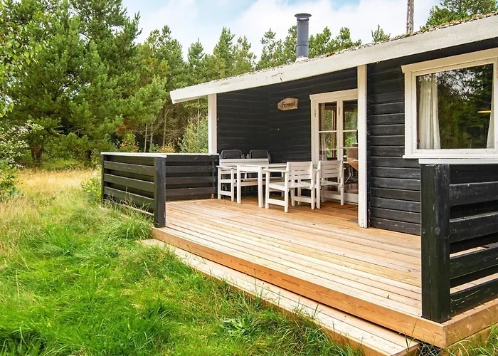 6 Person In Henne-by Traum