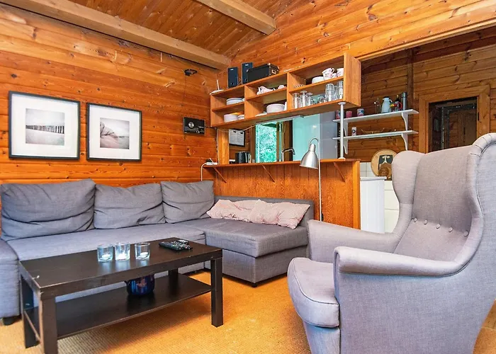 6 Person In Henne-by Traum